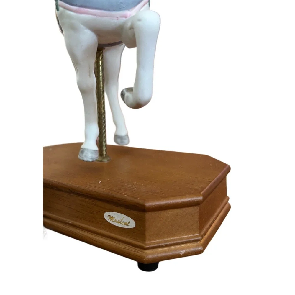 Lot of Vtg Carousel Horses, 2 w‎ Music Boxes, Multicolor & Detailed, Collectible